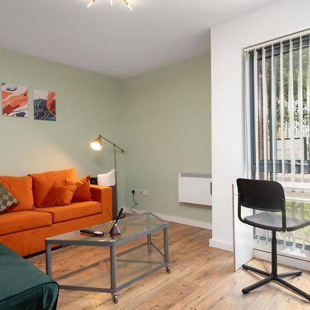 Апартаменты Free Parking - Immaculate 1Bd Flat - Salford Quays Манчестер Экстерьер фото